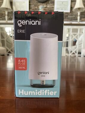 Mini Cool Mist Humidifier 8.45 ft.oz/ 250ml - White - Geniani -New
